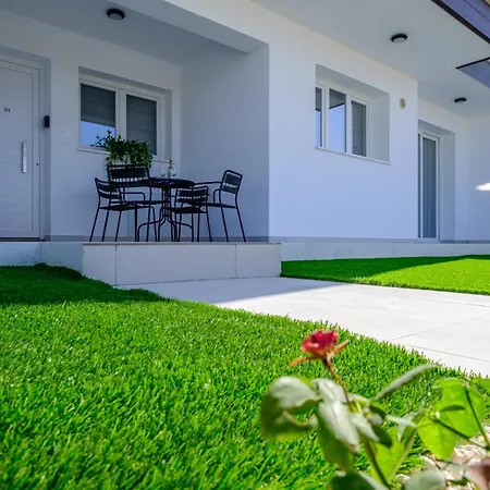 Chic & Elegant Hideaway - Your Luxury Escape Apartamento Sazlıköy