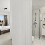 Chic & Elegant Hideaway - Your Luxury Escape Apartment