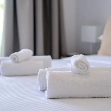 Chic & Elegant Hideaway - Your Luxury Escape Daire