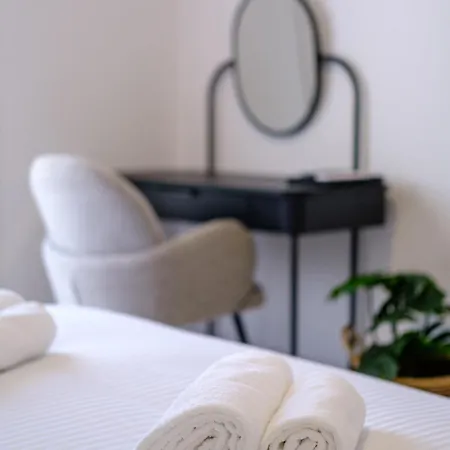 Chic & Elegant Hideaway - Your Luxury Escape Daire