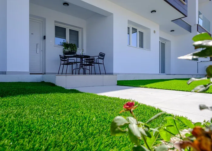 Chic & Elegant Hideaway - Your Luxury Escape Apartmán Livadhia