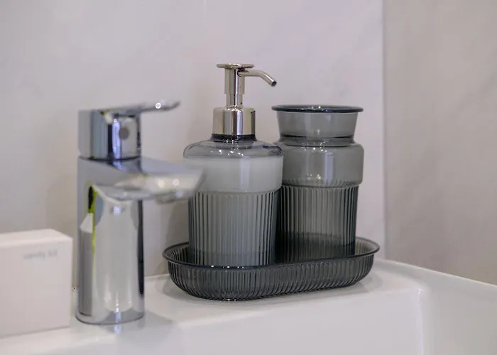 Chic & Elegant Hideaway - Your Luxury Escape Apartmán